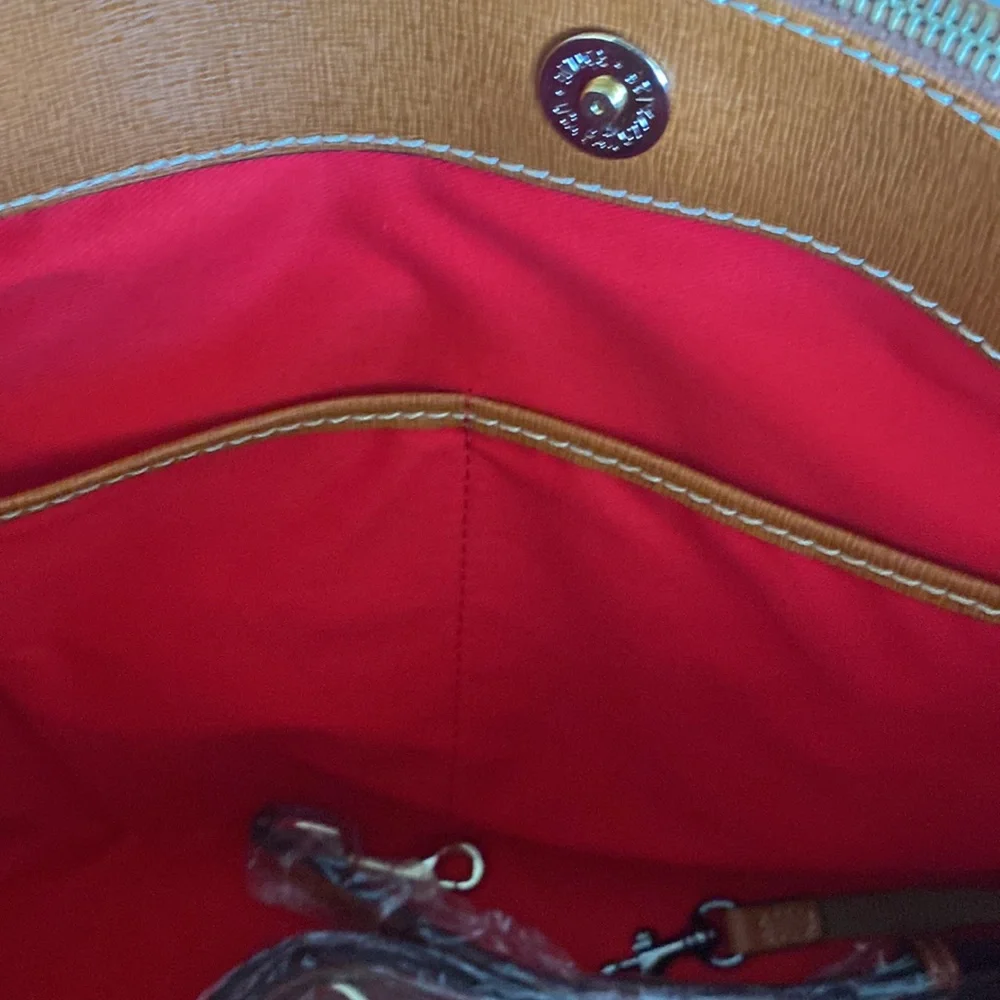 New Dooney and Bourke handbag - Picture 9 of 11